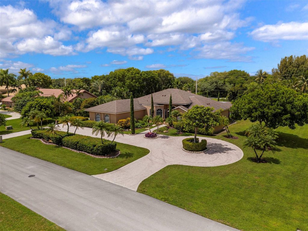 Photo of 3151 SW 135th Terrace, Davie, FL 33330 (MLS # F10555121)