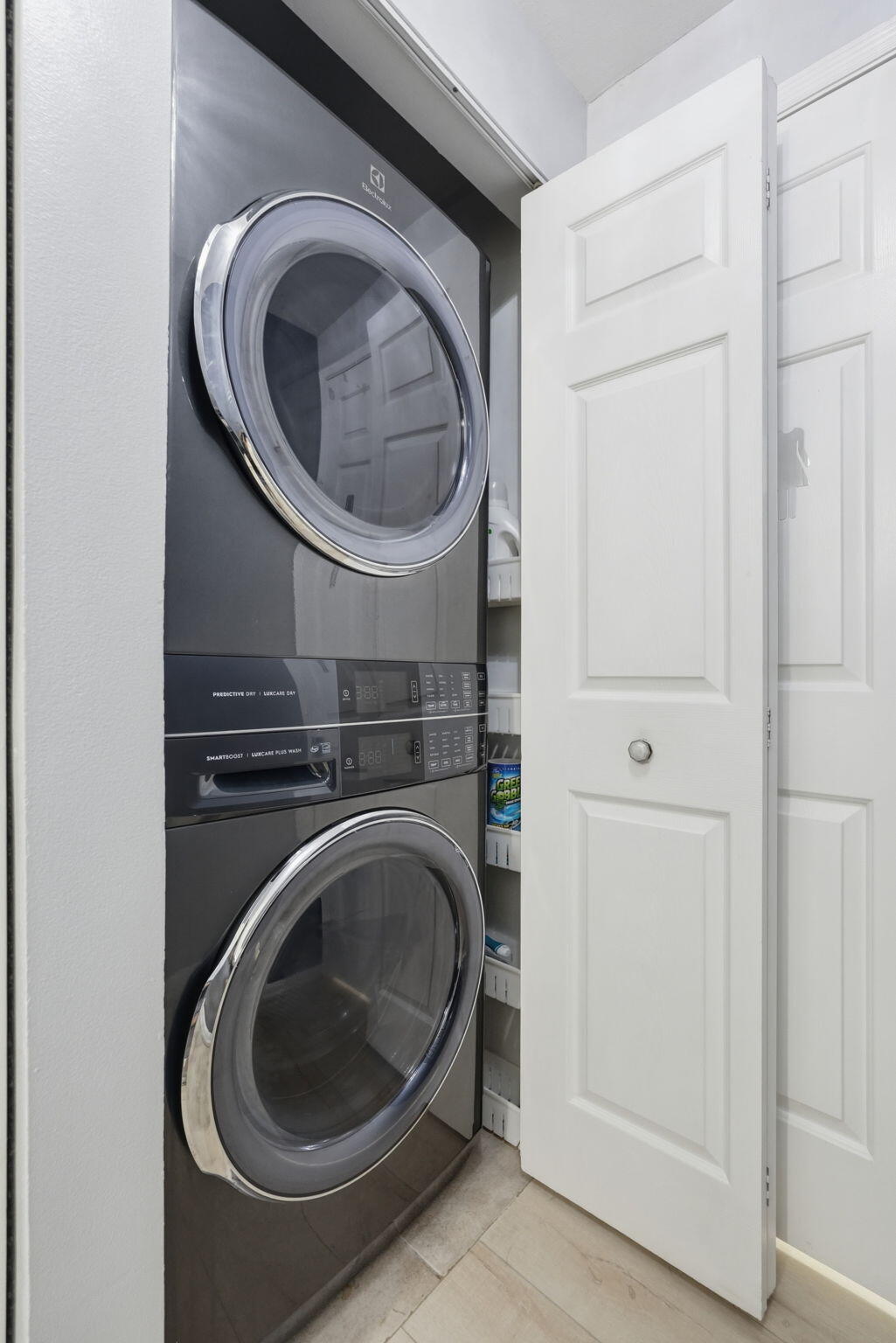 MOORINGS AT LANTANA CONDO 1 - Residential