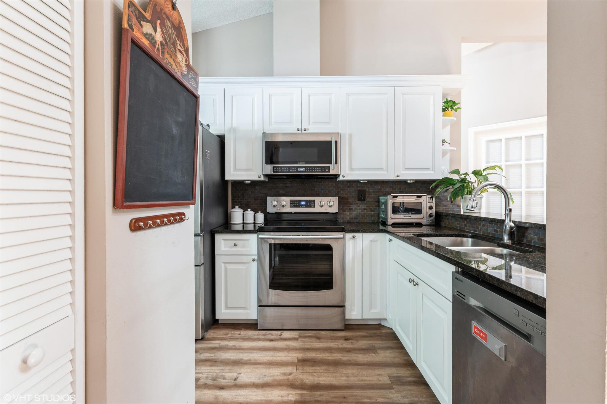 805 Harbour Pointe Way 805