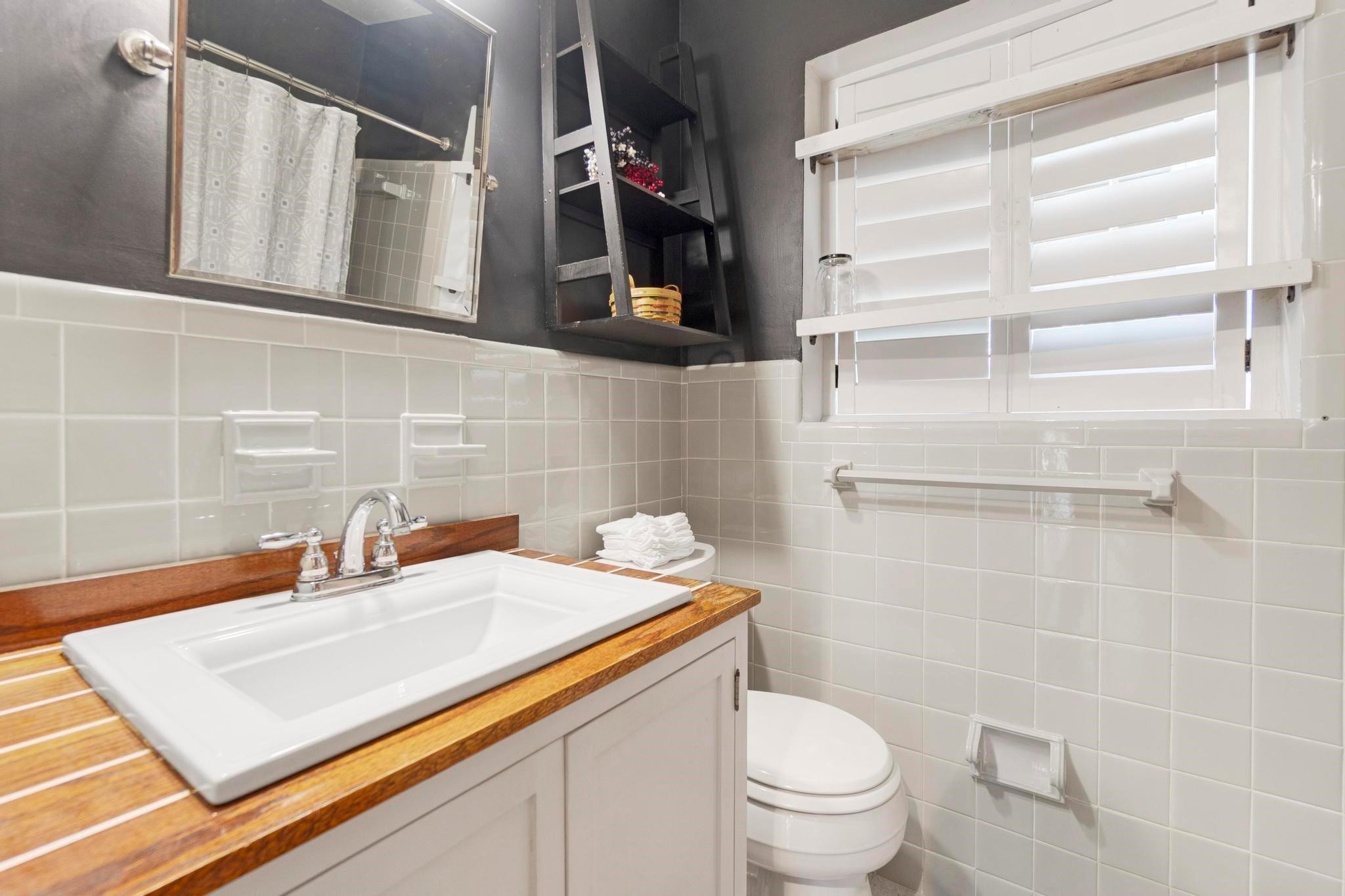 Lighthouse Bay Condo - Residential Lease