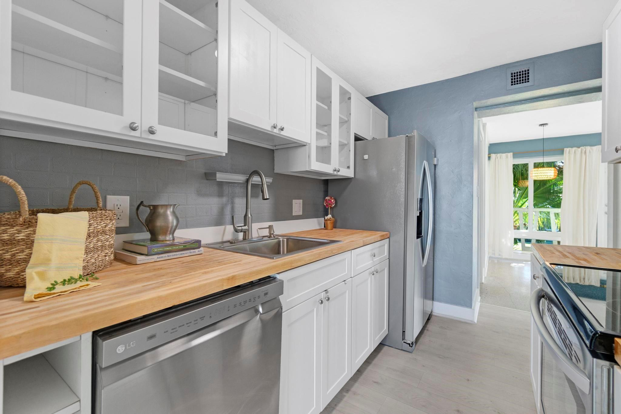 Lighthouse Bay Condo - Residential Lease