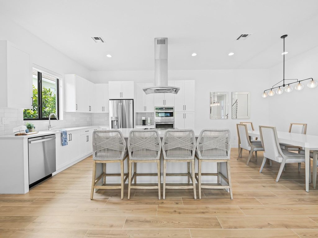 Photo of 2310 SW 14 Terrace, Fort Lauderdale, FL 33315 (MLS # F10551998)