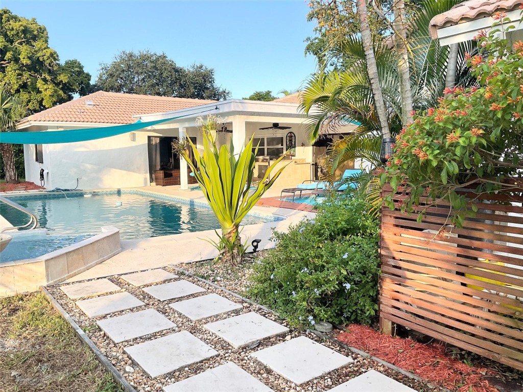 OAK WOOD - Residential