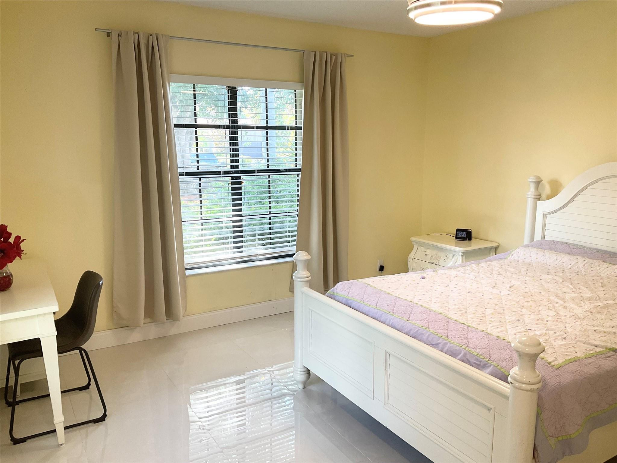 OAK WOOD - Residential