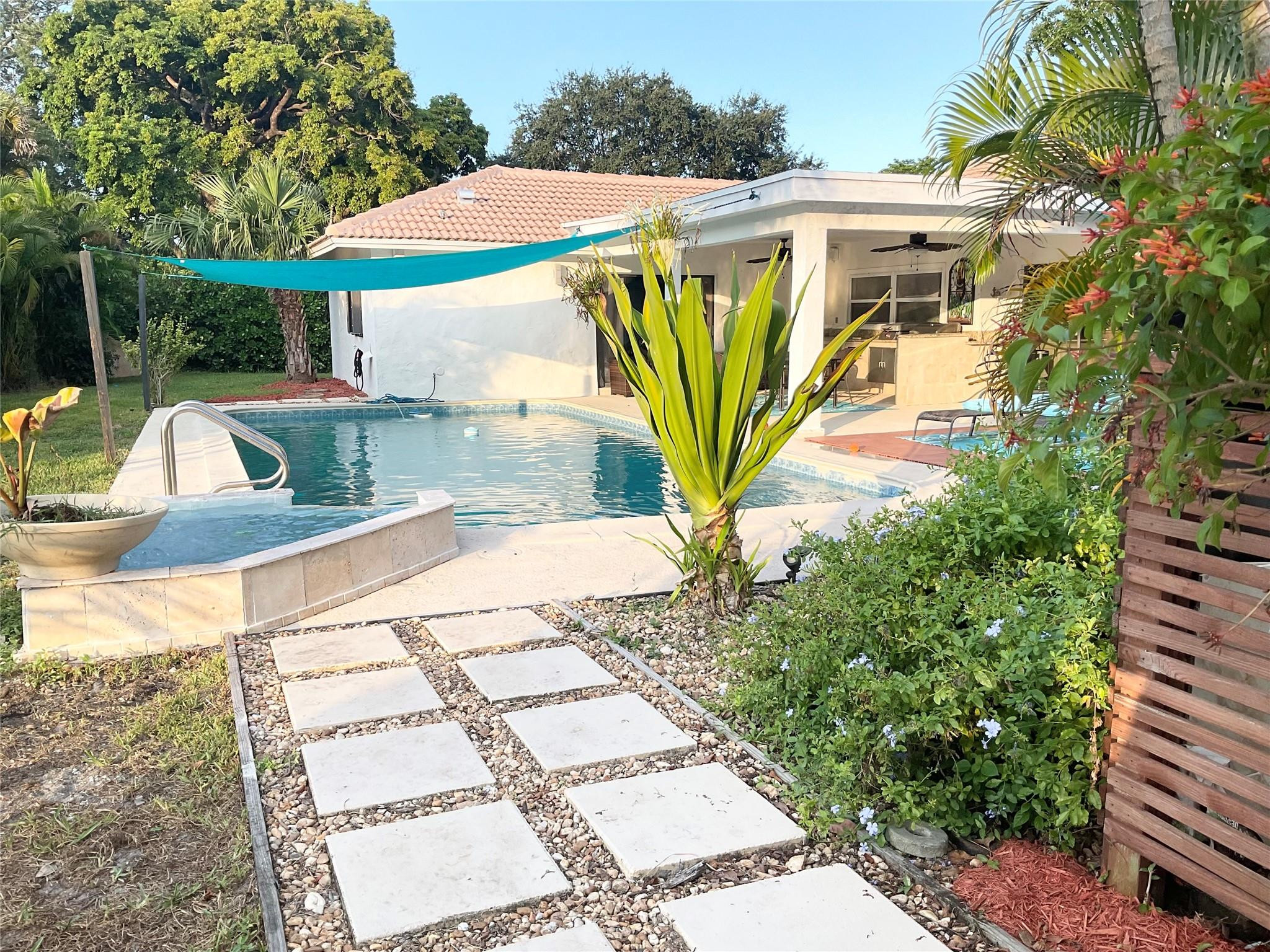 OAK WOOD - Residential