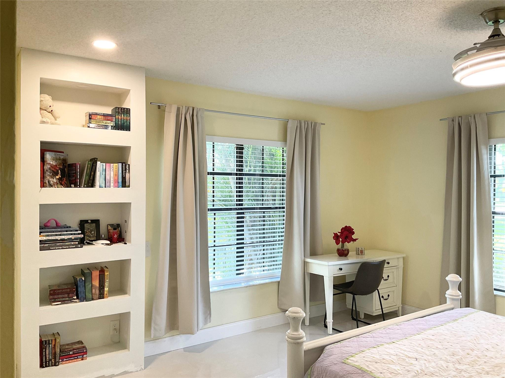 OAK WOOD - Residential