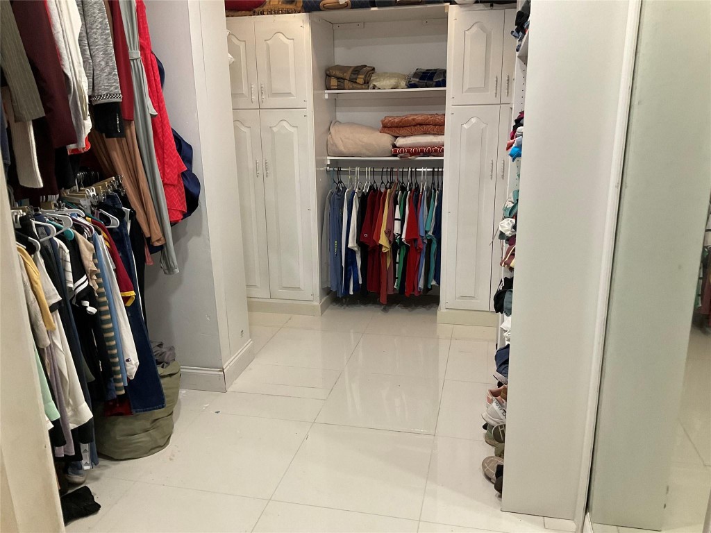 OAK WOOD - Residential