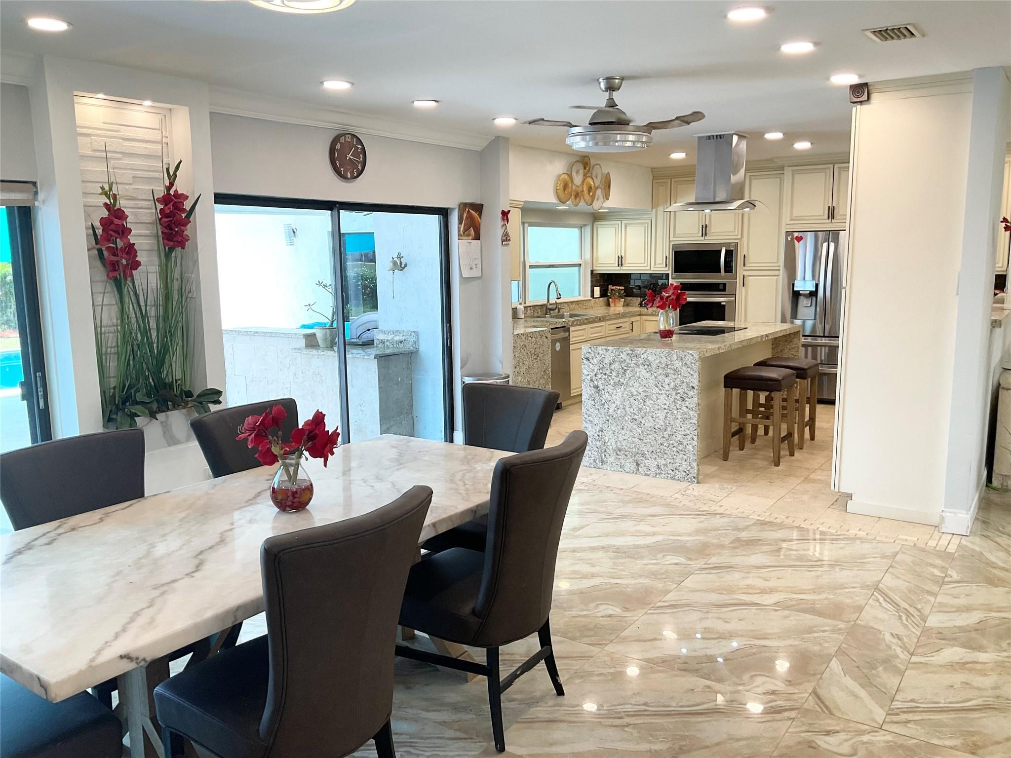 OAK WOOD - Residential