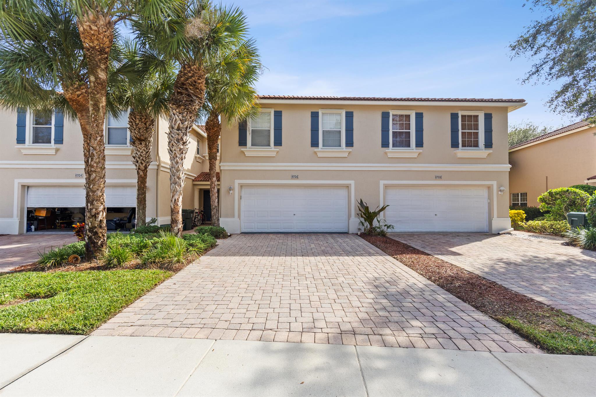 VERONA PALMS - Residential Lease