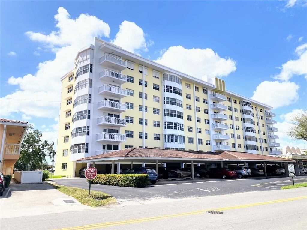 Country Club Towers - Residential