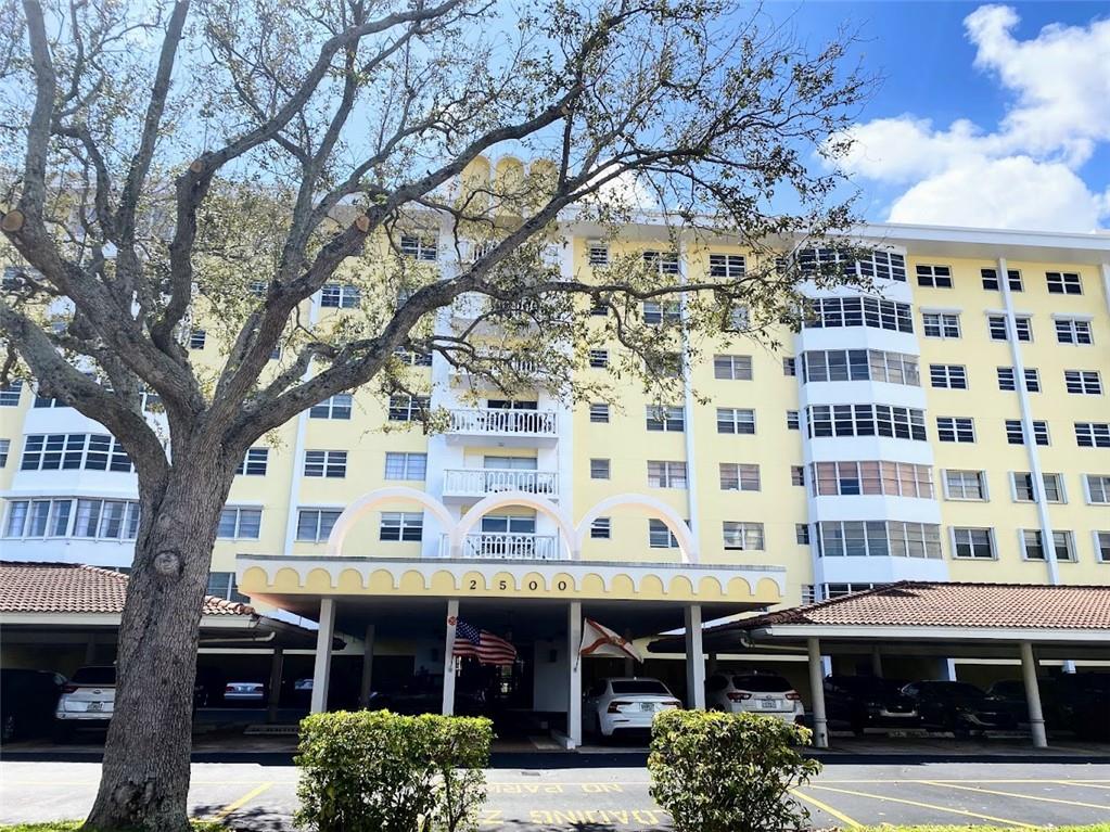 Country Club Towers - Residential