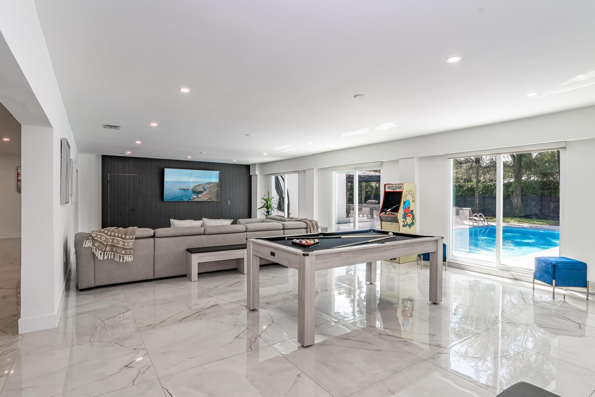 ALAN GROVE ESTATES FIRST - Residential