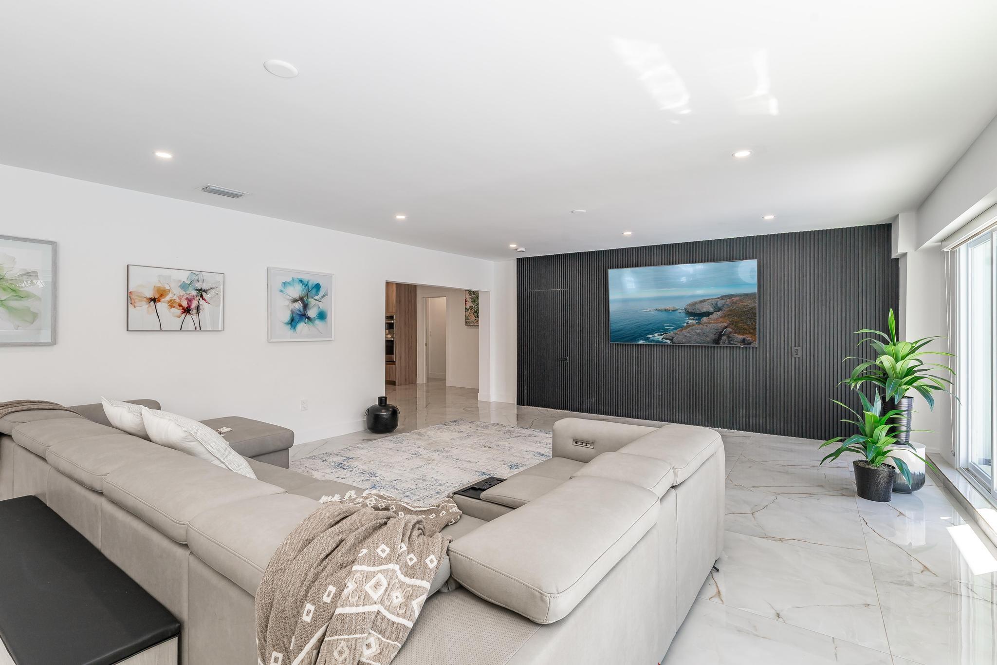 ALAN GROVE ESTATES FIRST - Residential