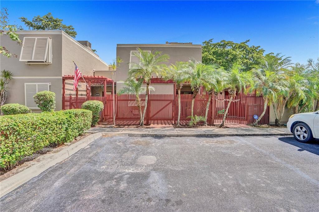 Villas West - Residential