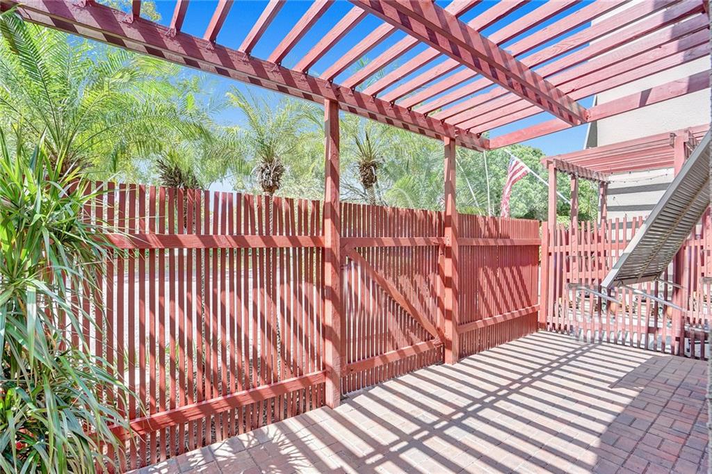 Villas West - Residential