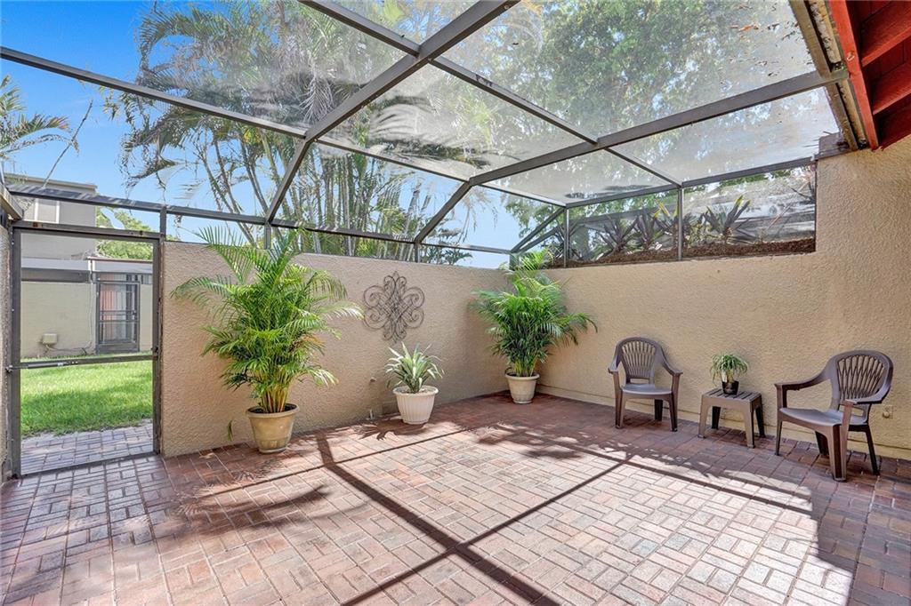 Villas West - Residential