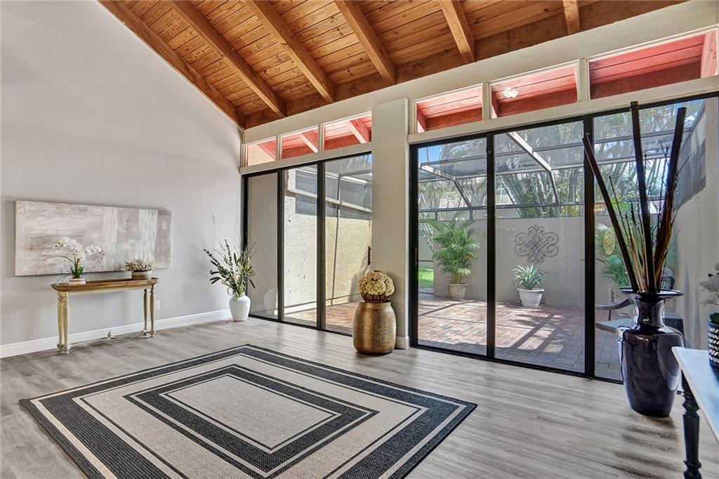 Villas West - Residential