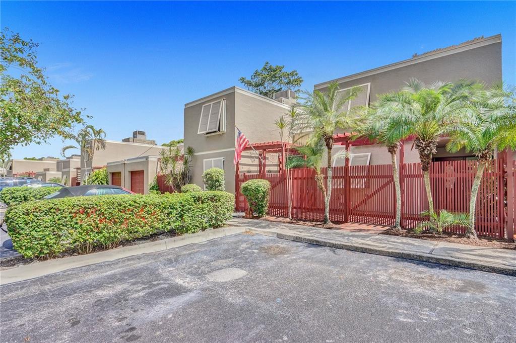 Villas West - Residential