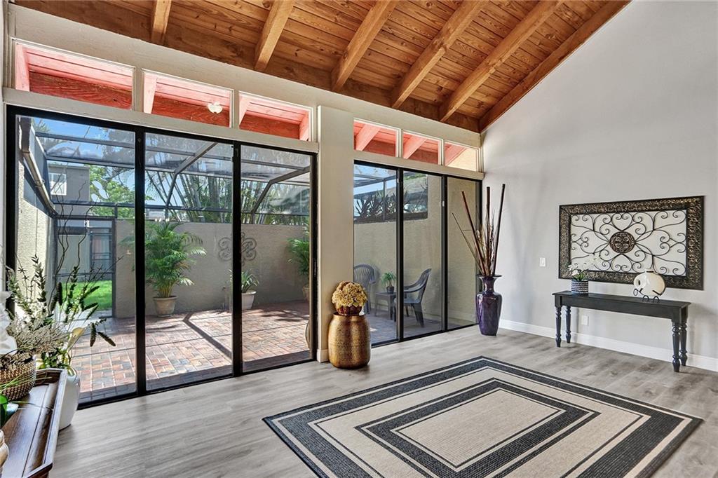 Villas West - Residential