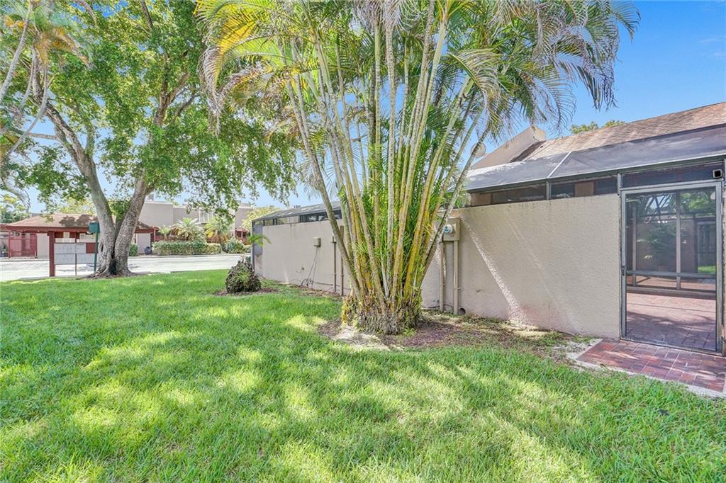 Villas West - Residential