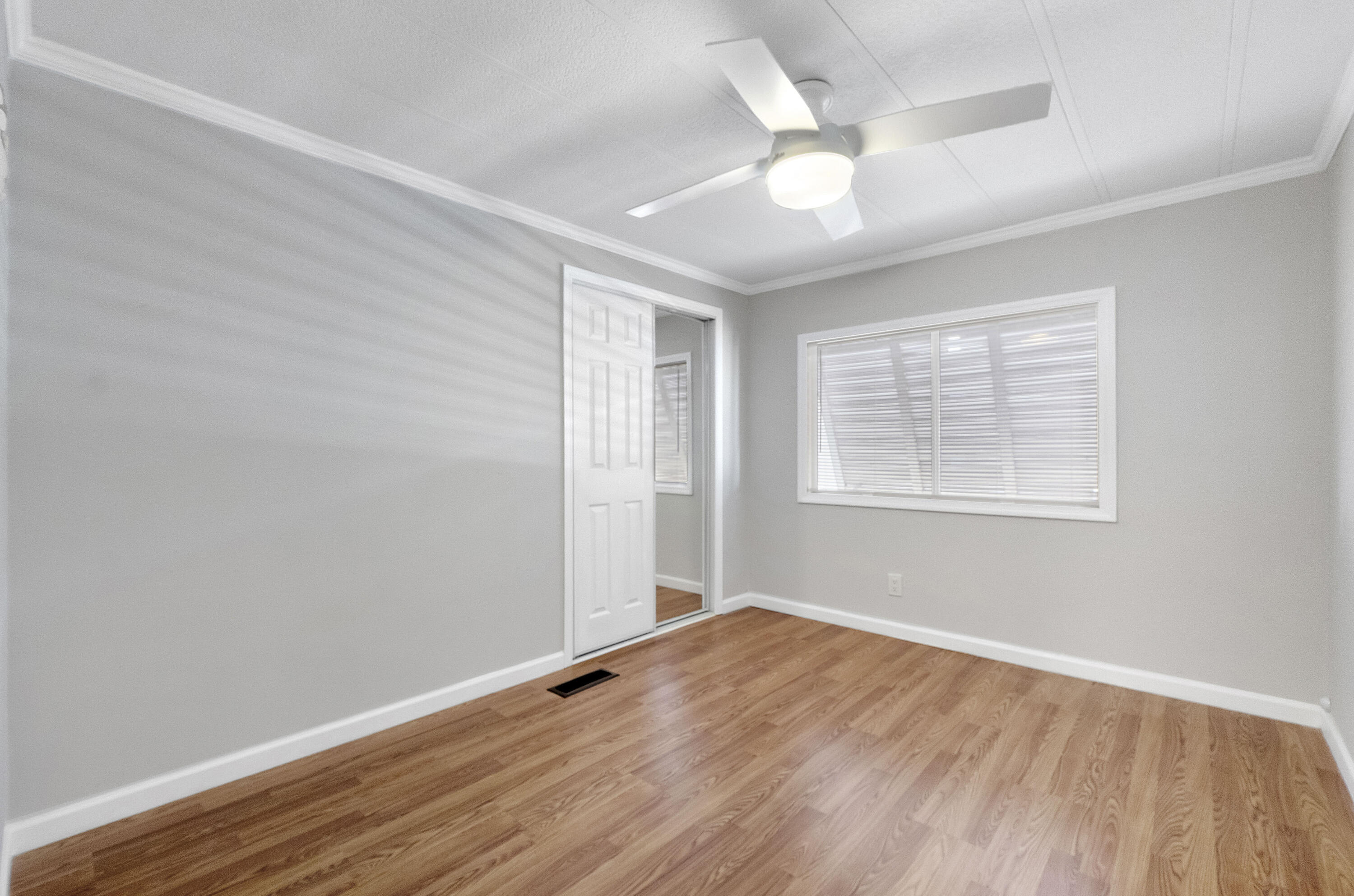 RAVENSWOOD ESTATES & MARINAS - Residential Lease