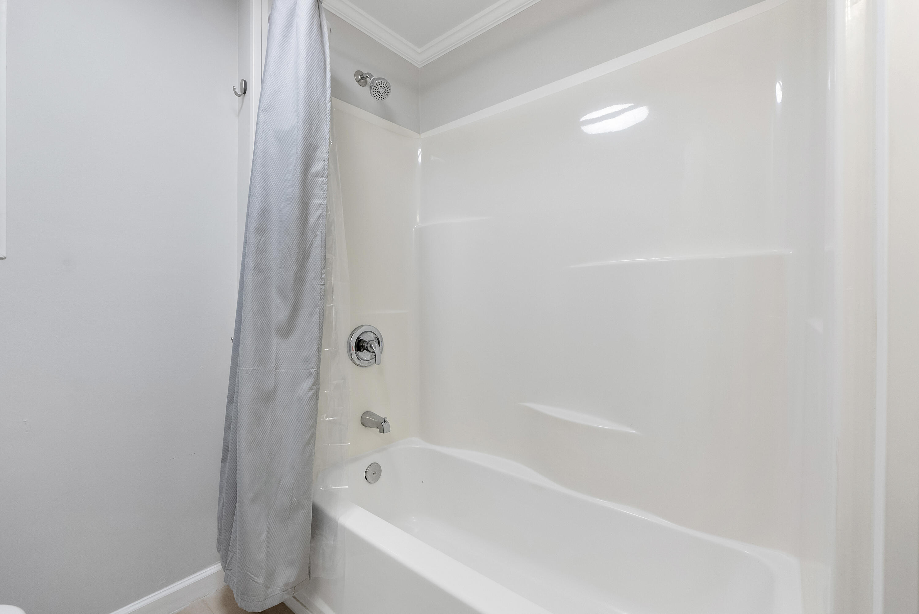 RAVENSWOOD ESTATES & MARINAS - Residential Lease