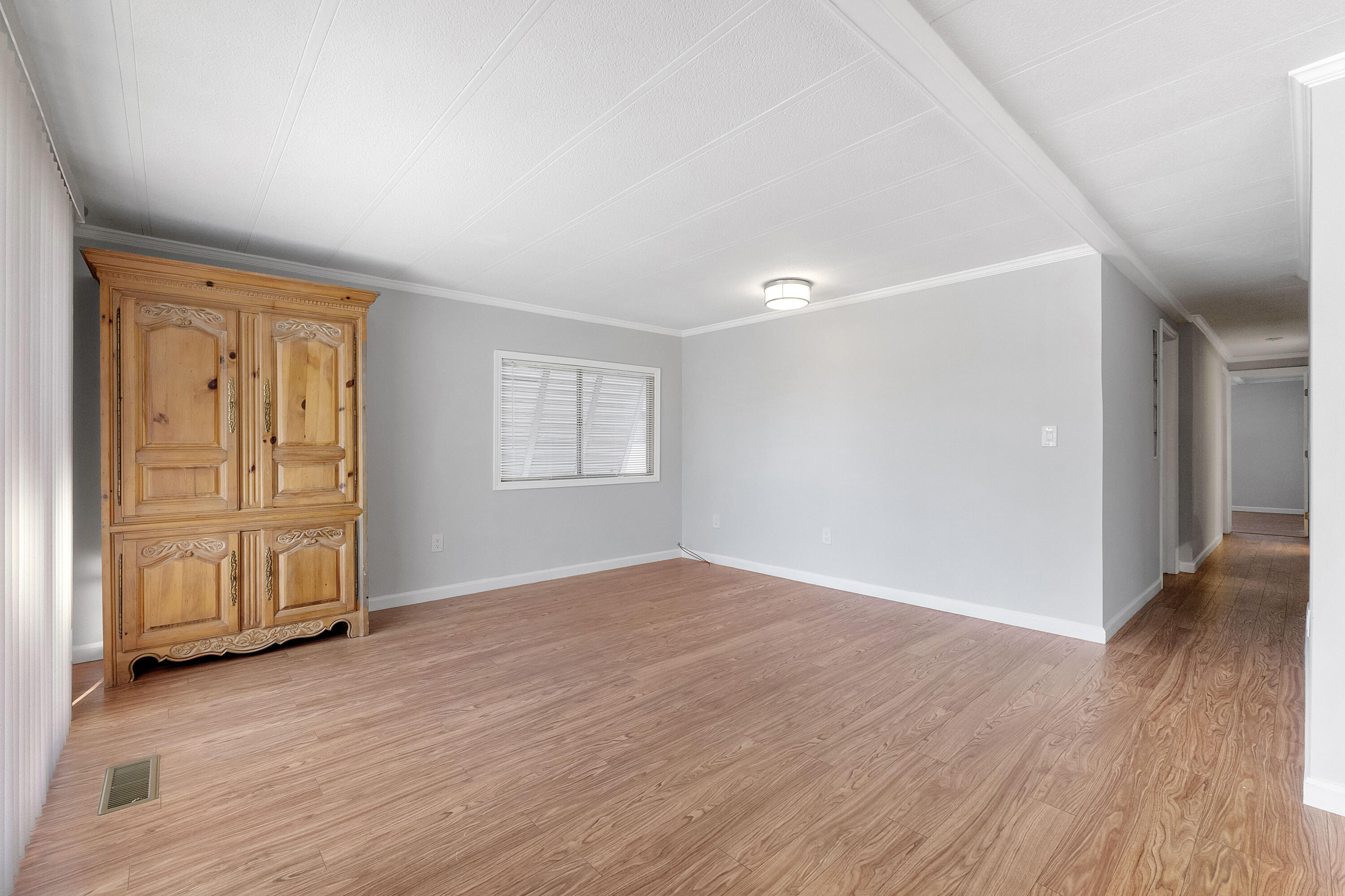 RAVENSWOOD ESTATES & MARINAS - Residential Lease