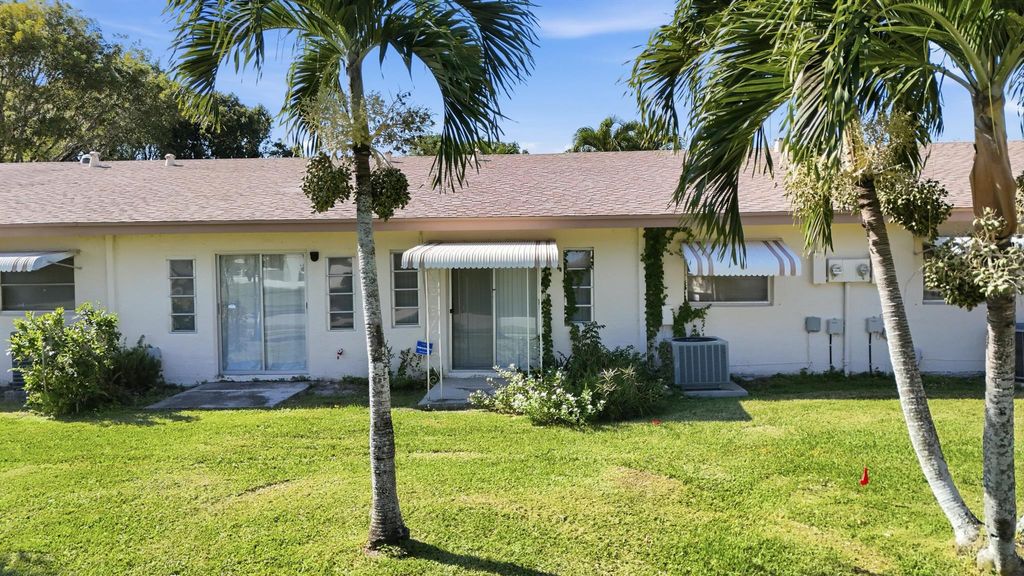 Photo of 14440 Campanelli Drive, Delray Beach, FL 33484 (MLS # R11149971)