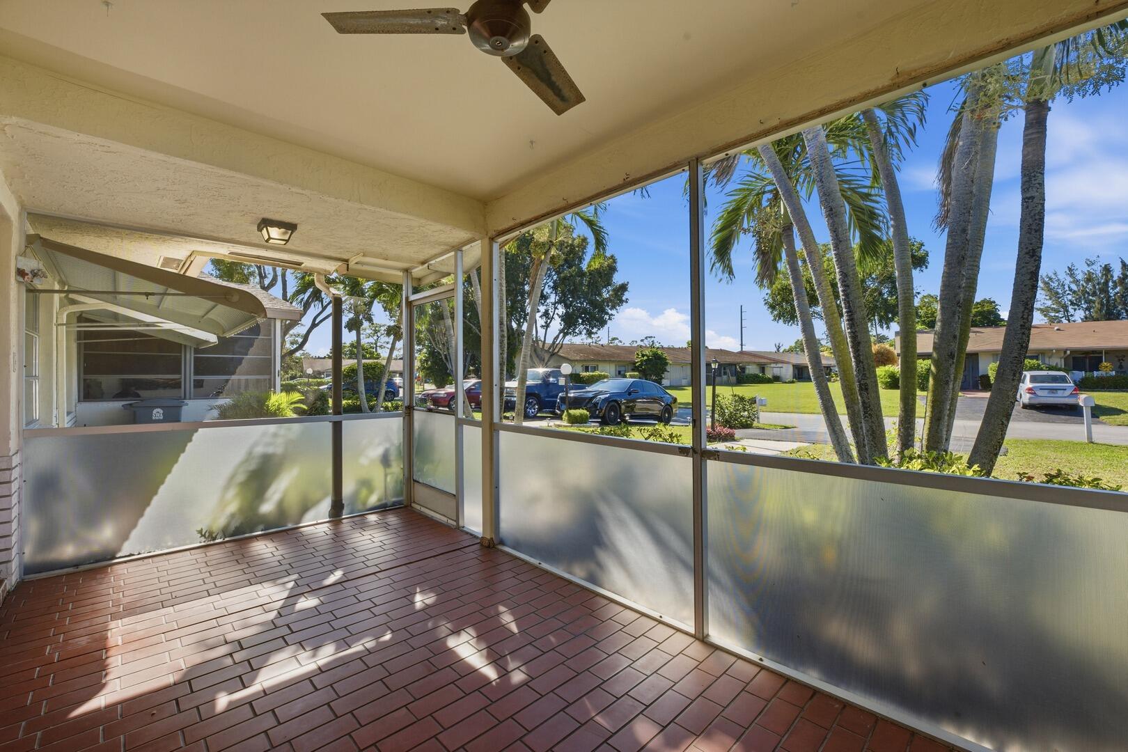 DELRAY VILLAS - Residential