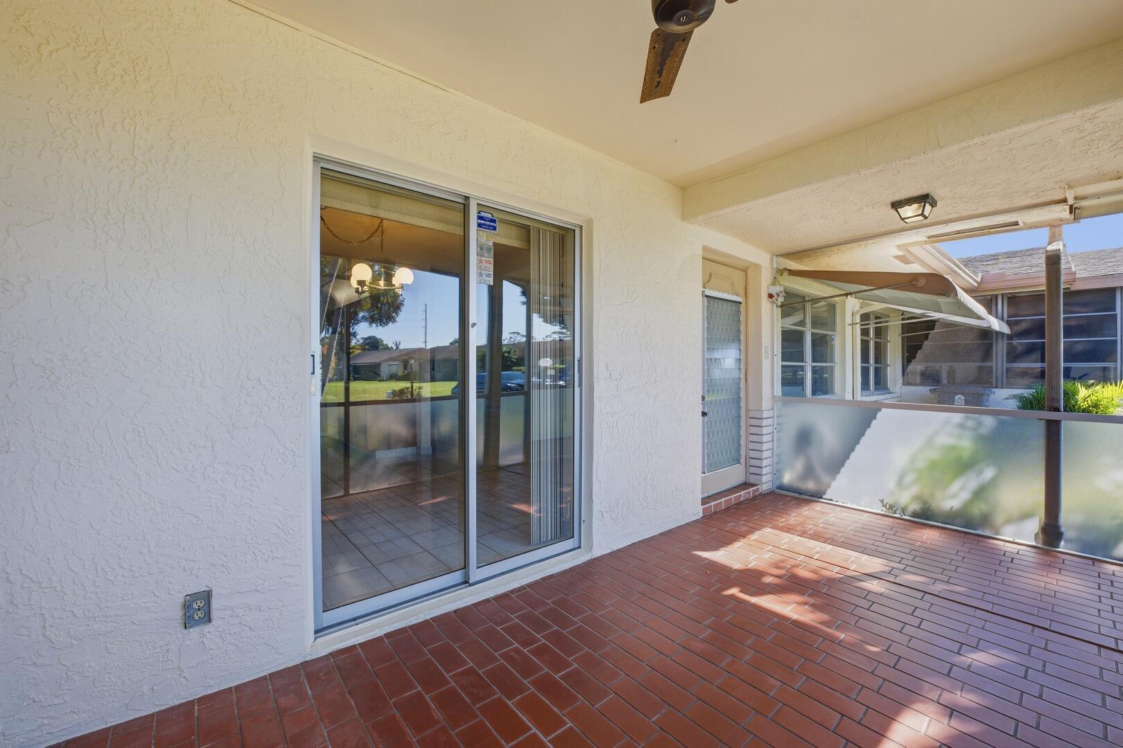 DELRAY VILLAS - Residential