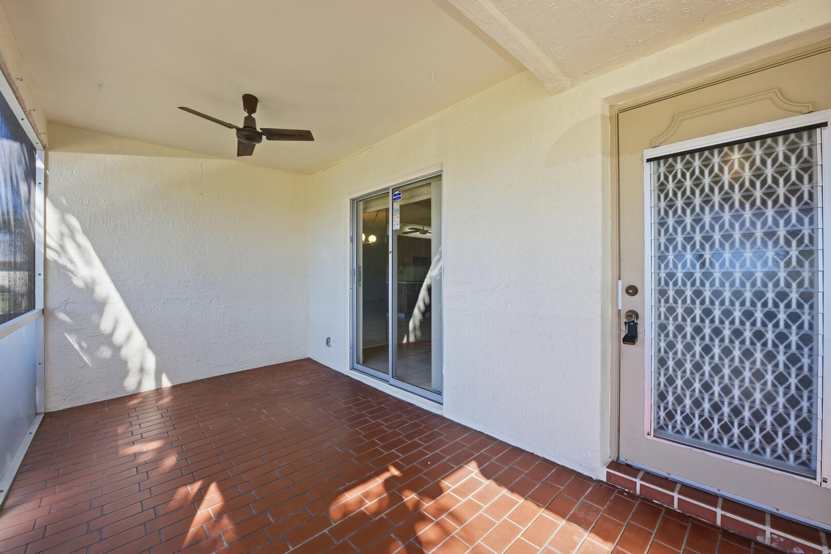 DELRAY VILLAS - Residential