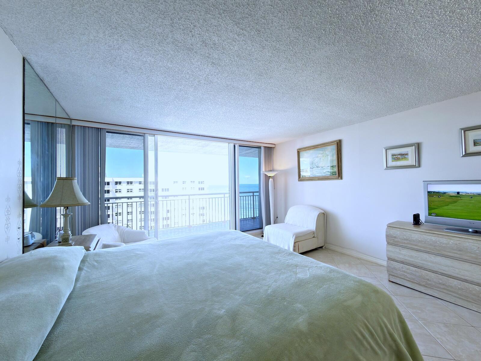 BARCLAY CONDO - Residential