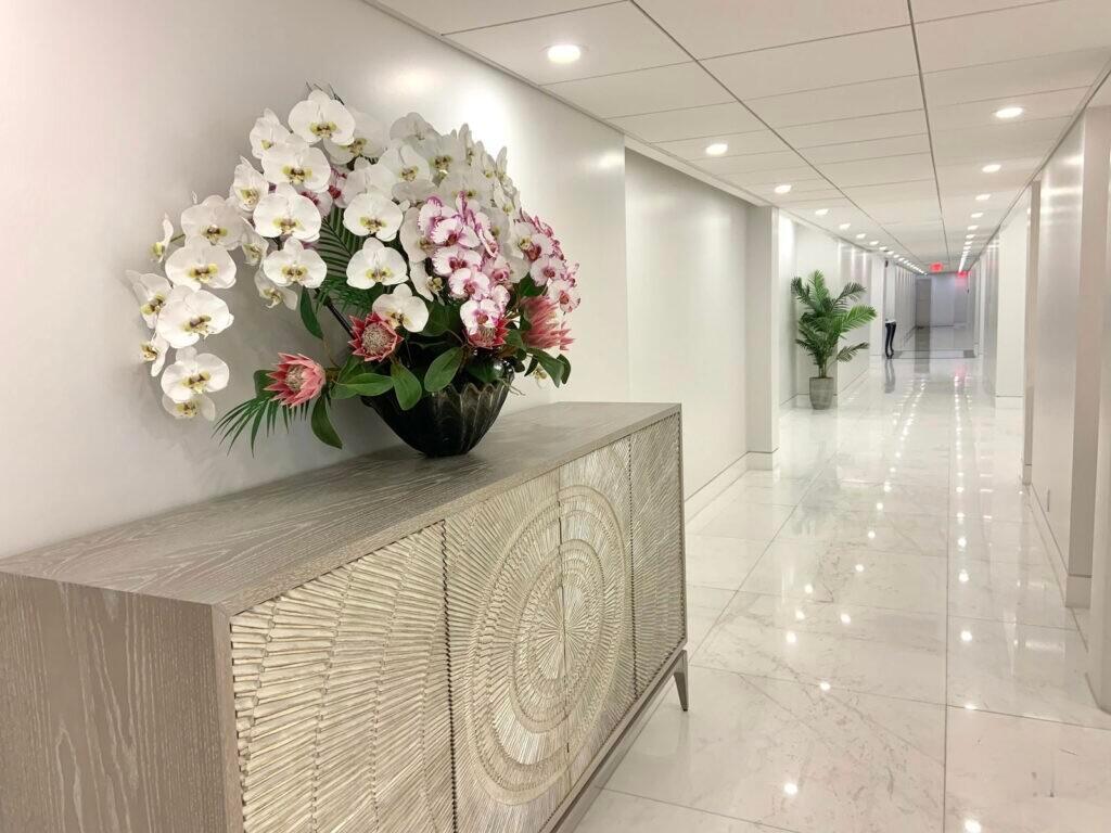 BARCLAY CONDO - Residential