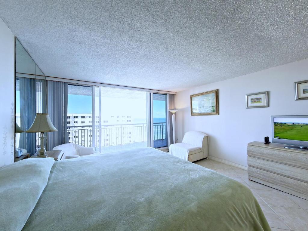 BARCLAY CONDO - Residential