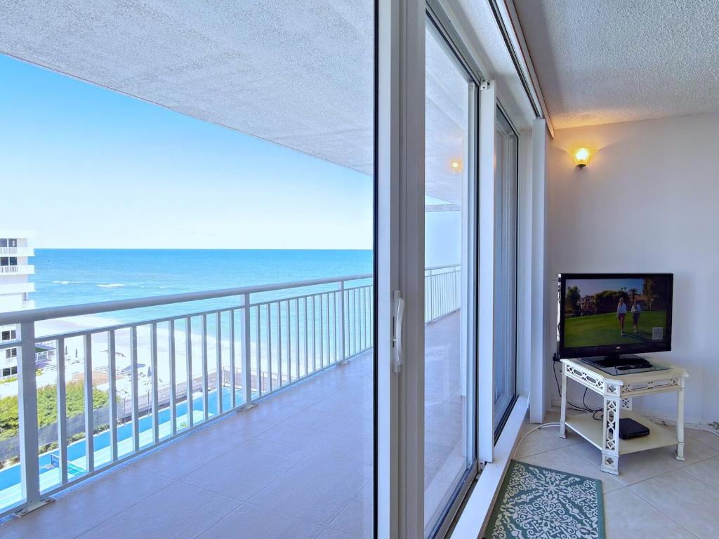 BARCLAY CONDO - Residential