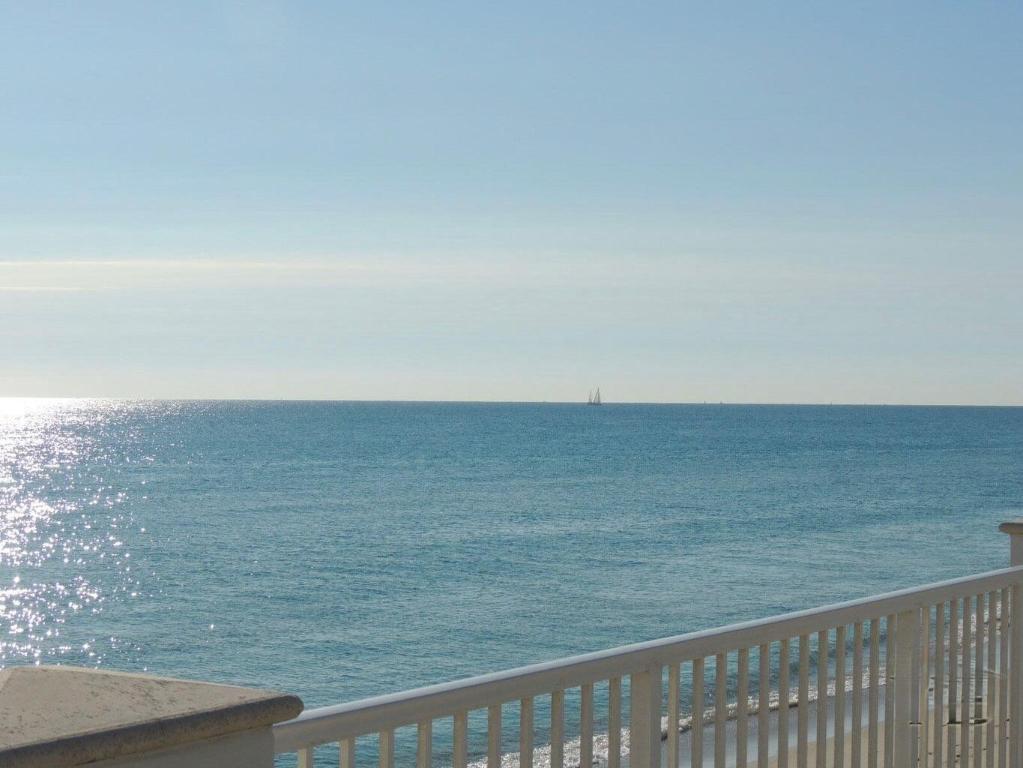 BARCLAY CONDO - Residential