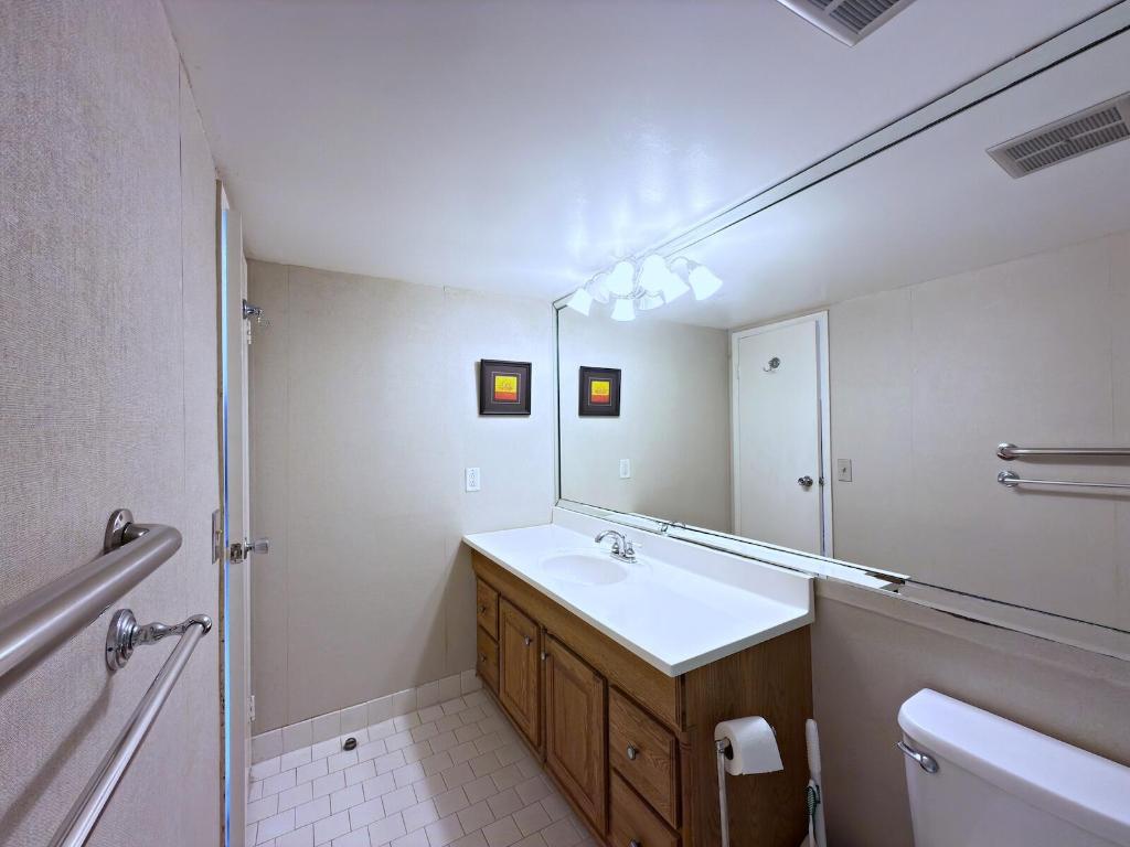 BARCLAY CONDO - Residential