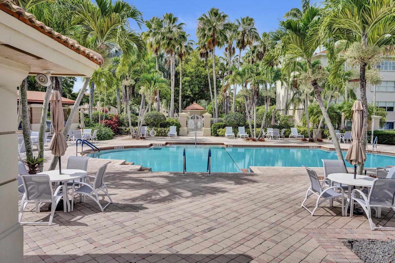 CRYSTAL POINTE III CONDO - Residential