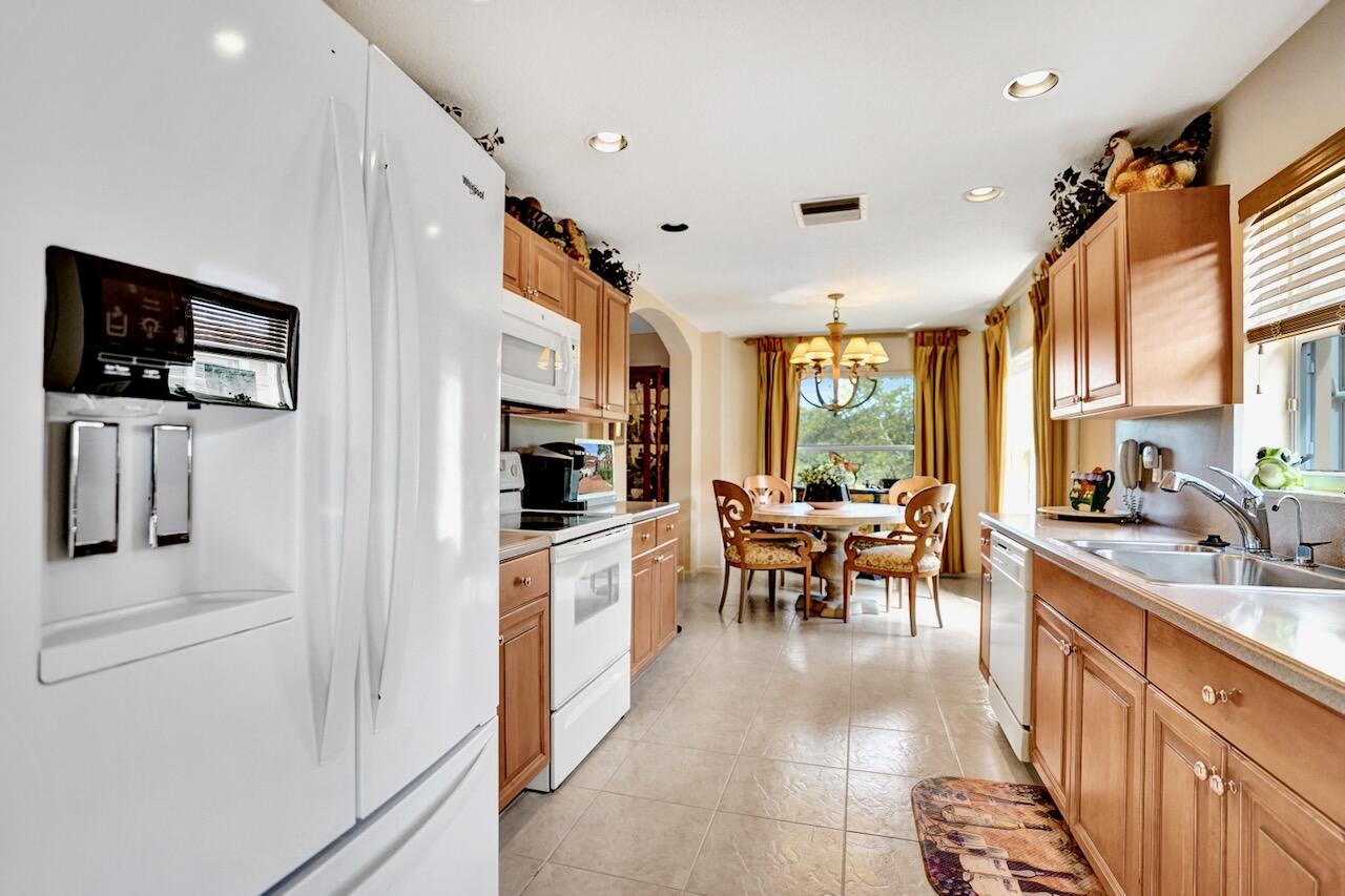 CRYSTAL POINTE III CONDO - Residential