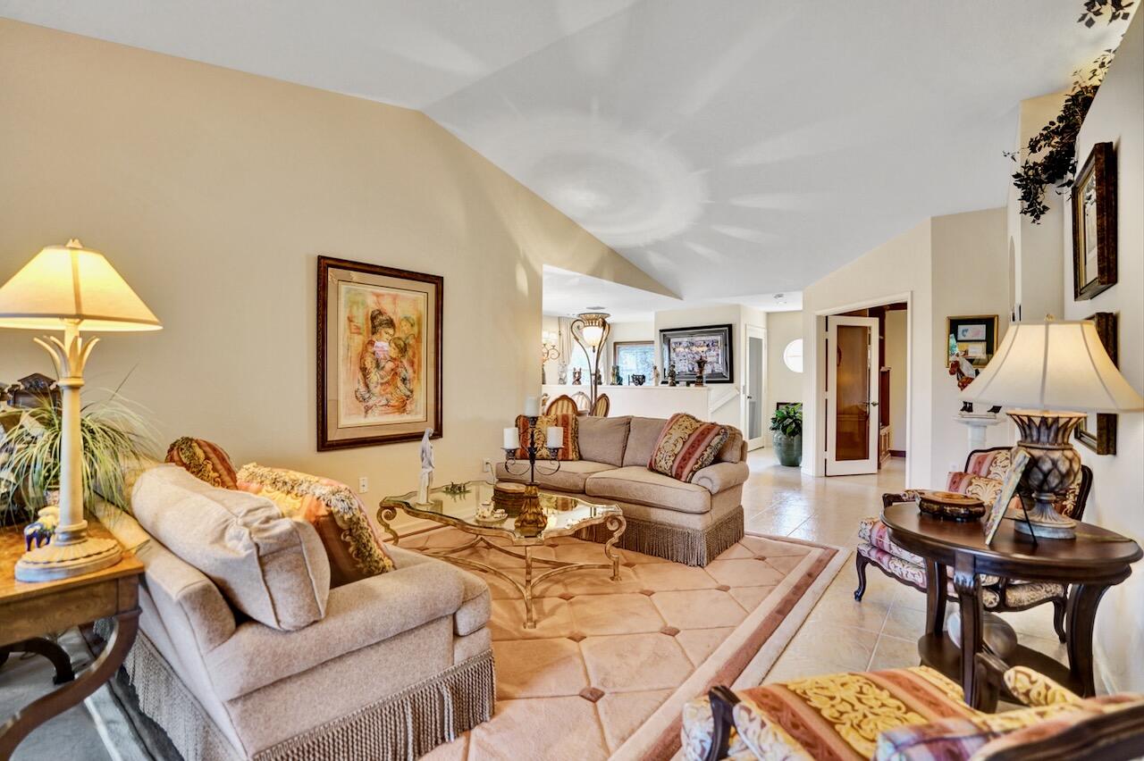 CRYSTAL POINTE III CONDO - Residential