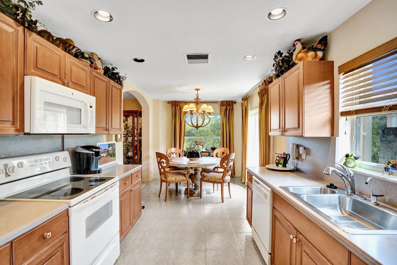 CRYSTAL POINTE III CONDO - Residential
