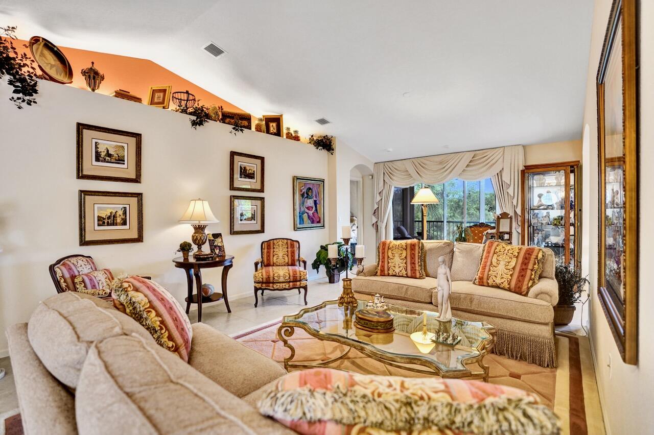 CRYSTAL POINTE III CONDO - Residential