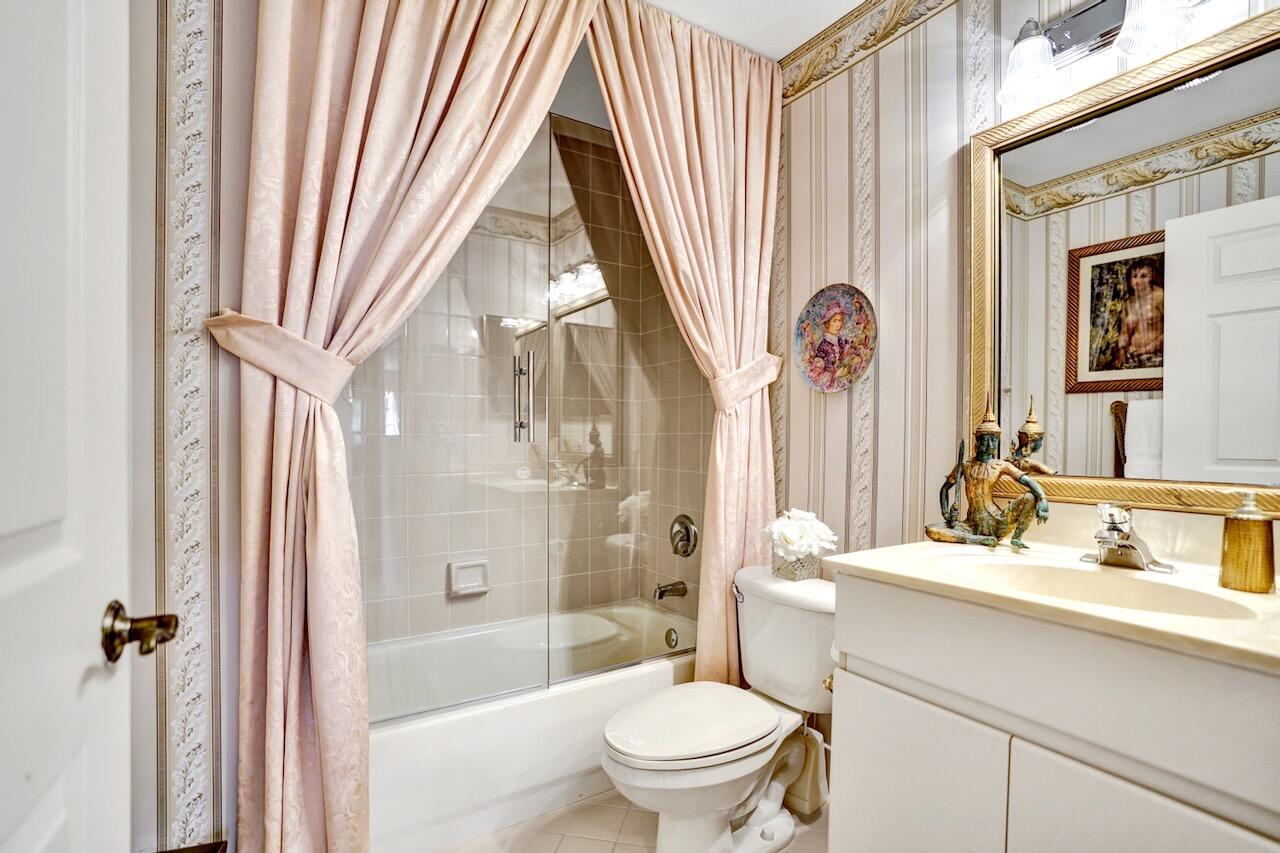 CRYSTAL POINTE III CONDO - Residential