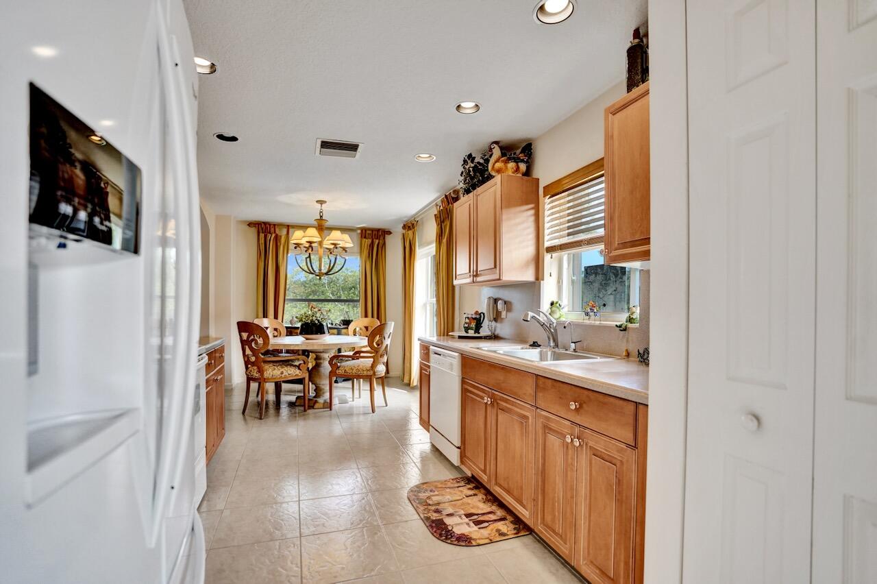 CRYSTAL POINTE III CONDO - Residential