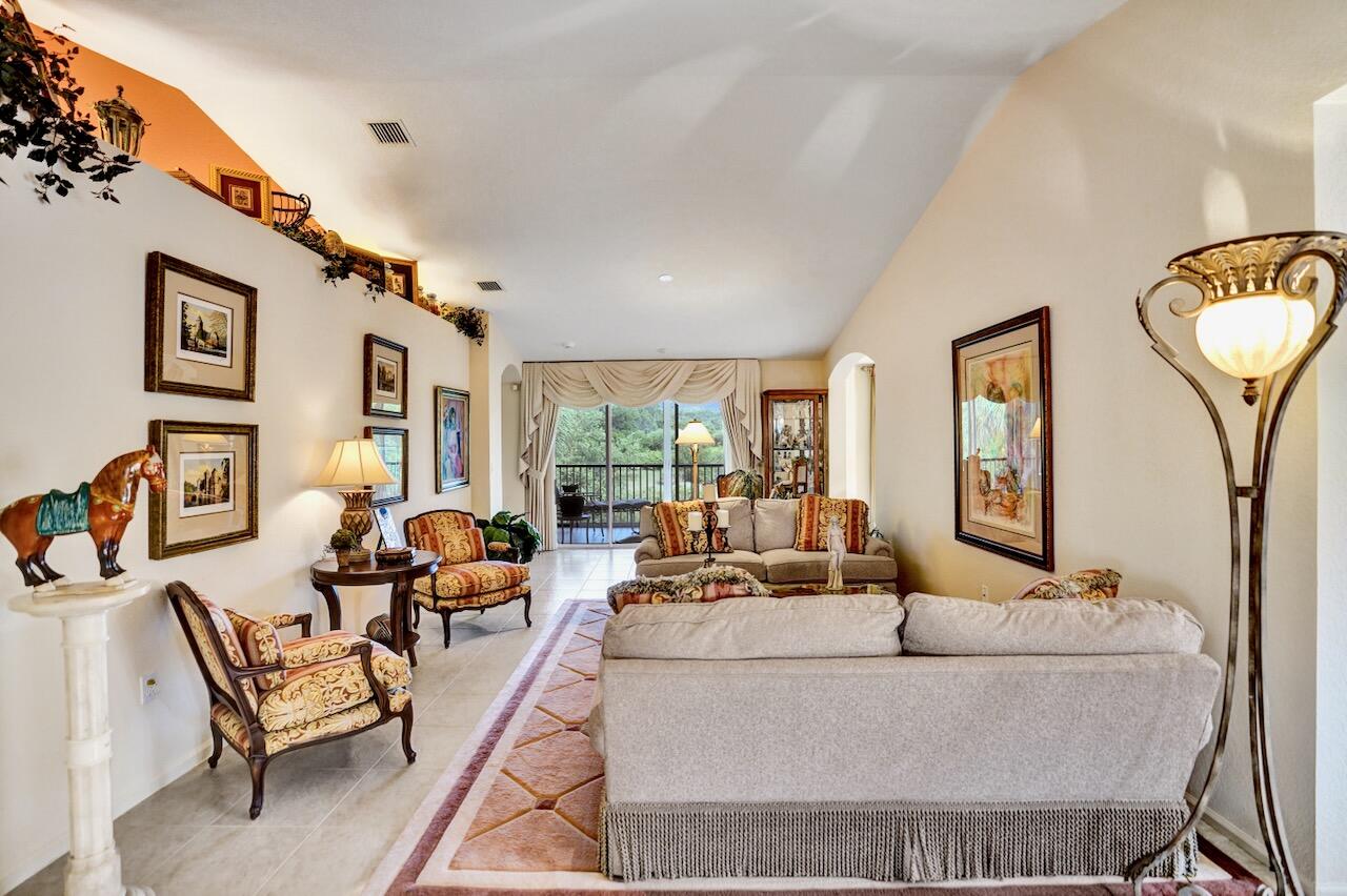 CRYSTAL POINTE III CONDO - Residential