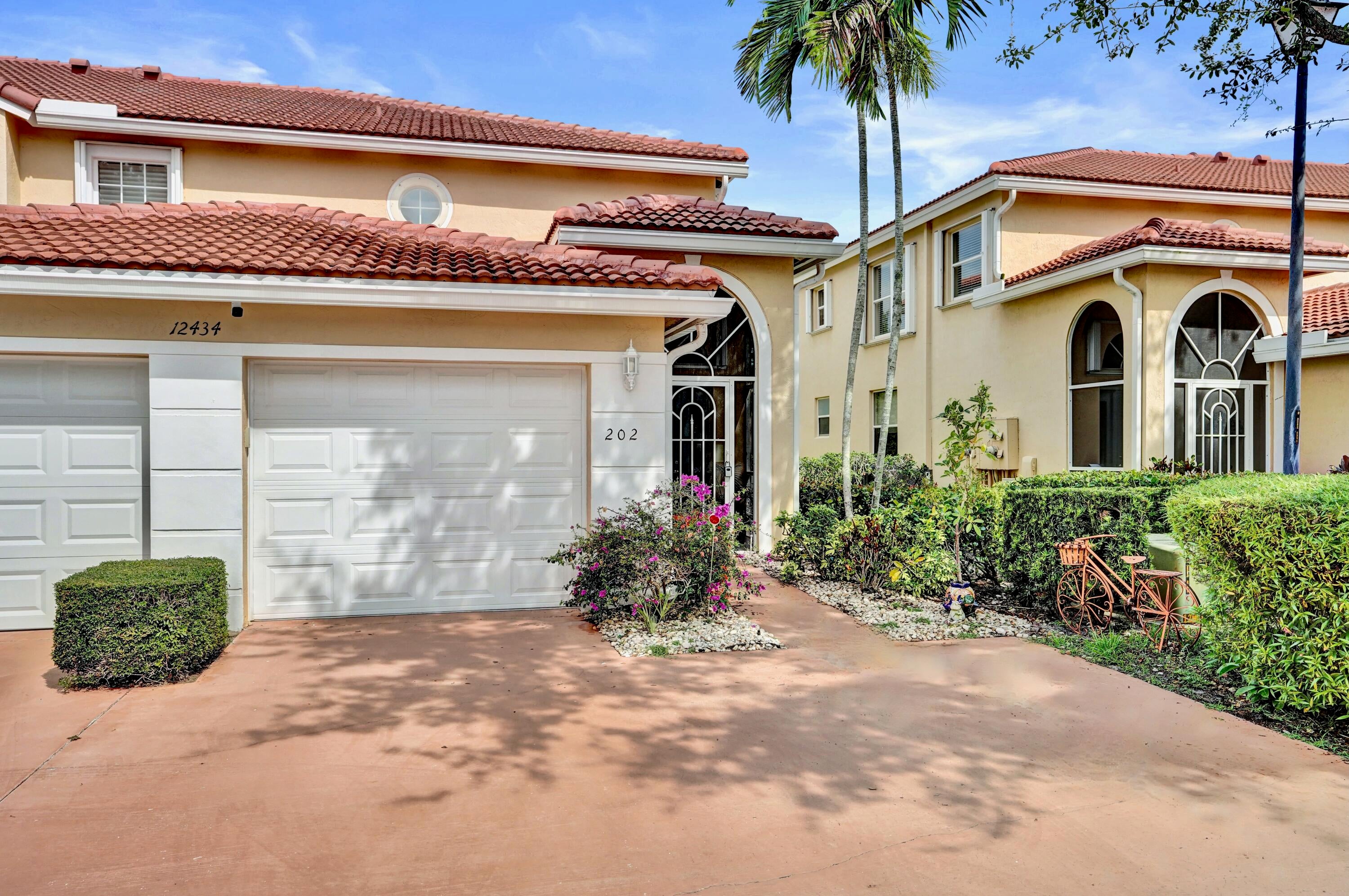 Properties 12434 Crystal Pointe Drive 202
