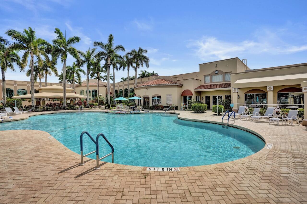 CRYSTAL POINTE III CONDO - Residential