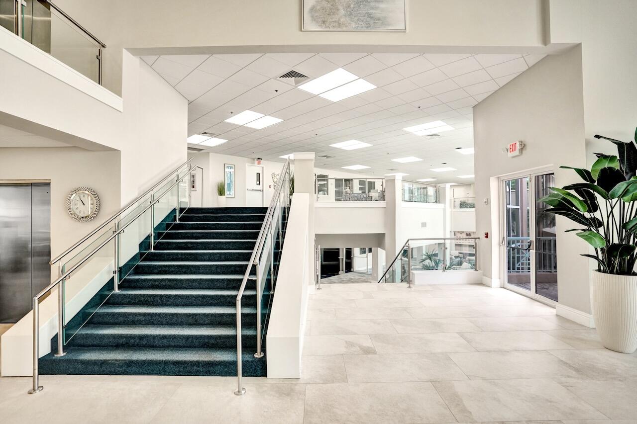 CRYSTAL POINTE III CONDO - Residential