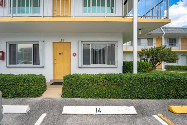 3120 LAKE OSBORNE DR, LAKE WORTH BEACH, FL 33461 - Image abd2cb7e1a81282c8a5e75ceb9b5a9d9/777017816