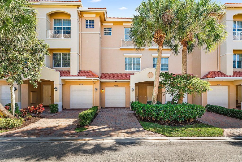 Photo of 4808 Sawgrass Breeze Drive, Palm Beach Gardens, FL 33418 (MLS # R10938276)